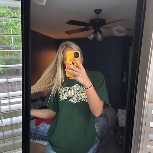 ☘️Boston Celtics Shirt ☘️ - Picture 2 of 2
